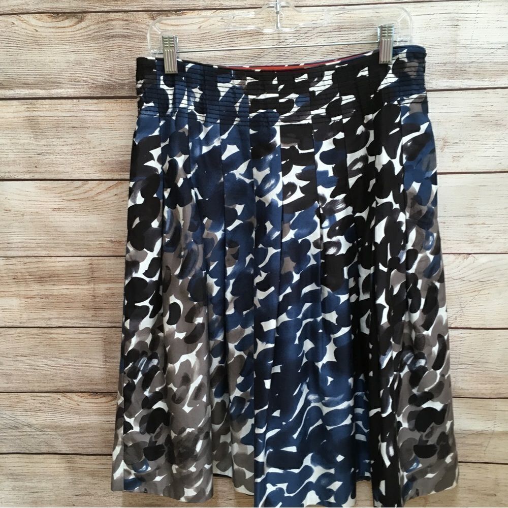 ANTHROPOLOGIE MAEVE PLEATED SKIRT IN BLUE AND GRAY PRINT‎
